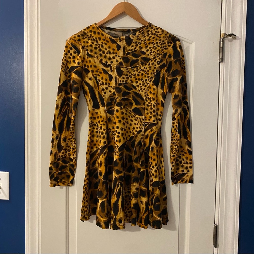 HALLOWEEN EDIT: Vintage Animal Print Mini-Dress. Thrifted in Madrid!